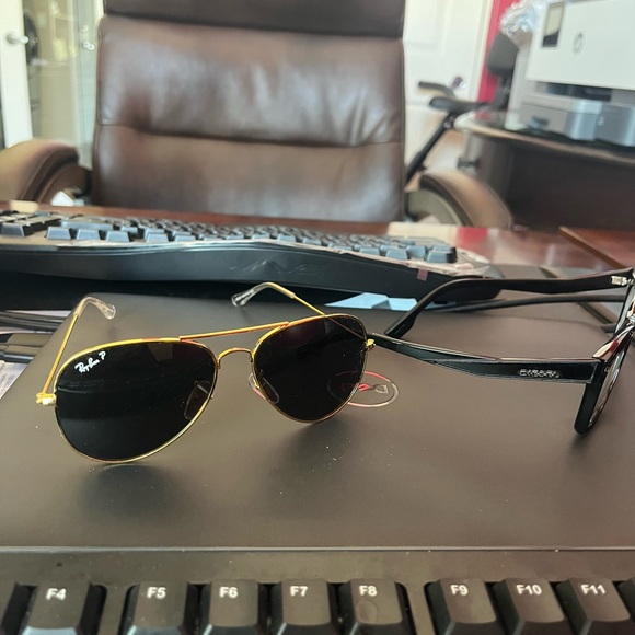 Ray-Ban Sunglasses Aviator Classic Gold Frame - Picture 3 of 6